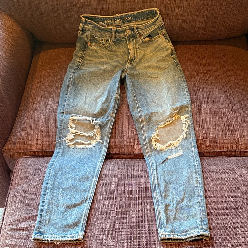 American Eagle Outfitters Women's Ripped Light Blue Strigid Mom Jeans - size 00
